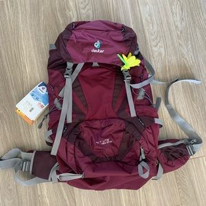 Deuter ACT Lite Women’s Backpacking Pack